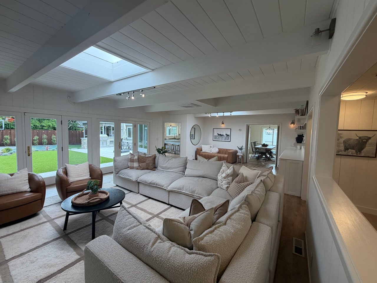 Exclusive Listing - 786 Los Palos Manor
