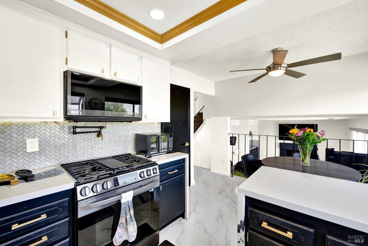 1305 Corcoran Ave