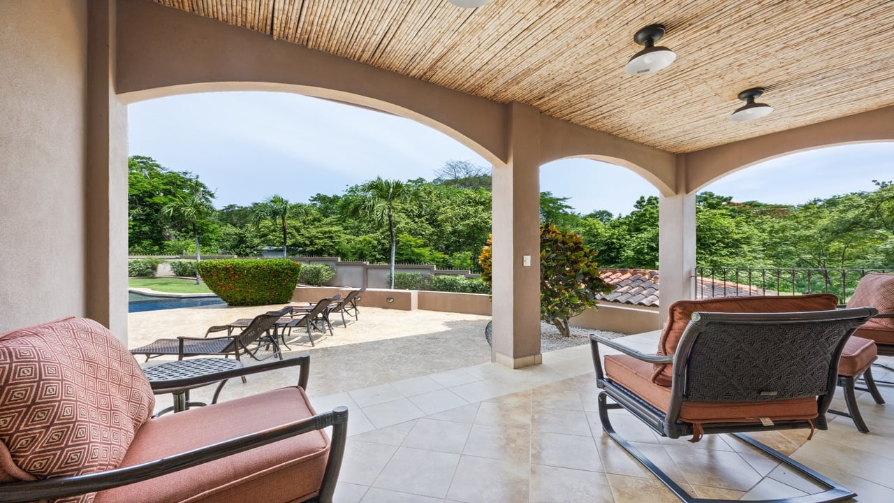 Exquisite Estate in Catalina Cove – Walk to the Beach, Live the Dream