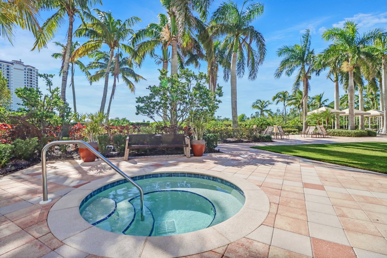 1065 Borghese Ln #801