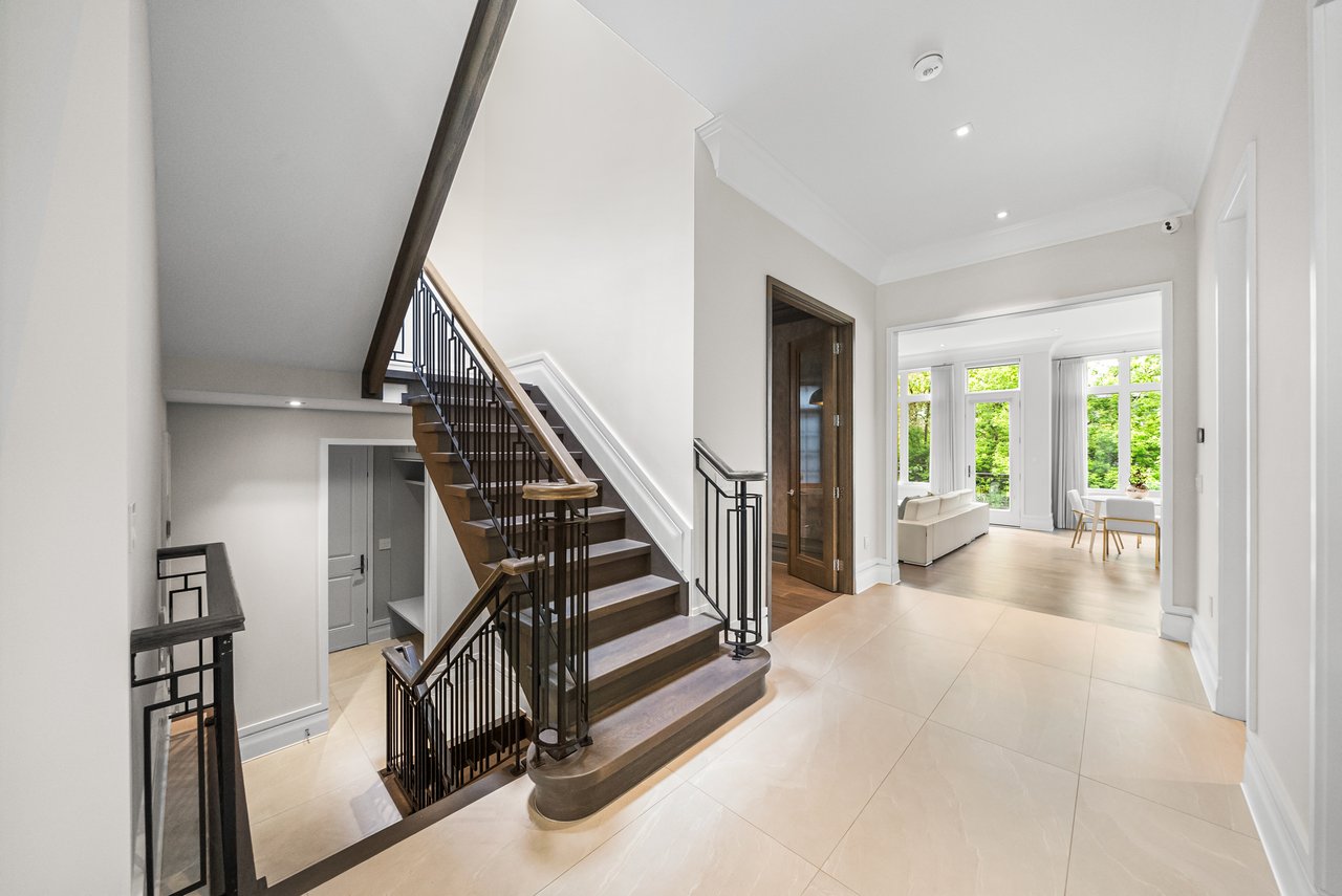 163 Cortleigh Boulevard