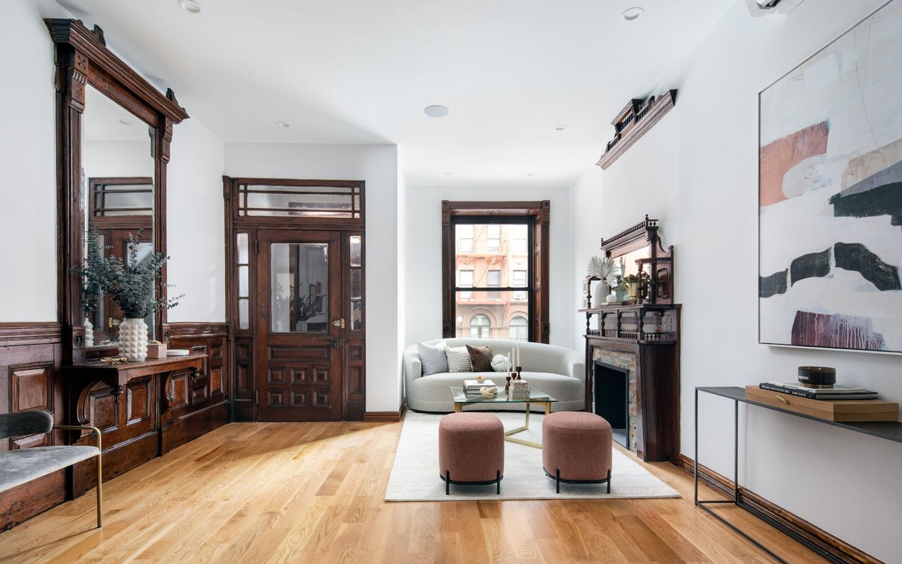 16 W 131st St