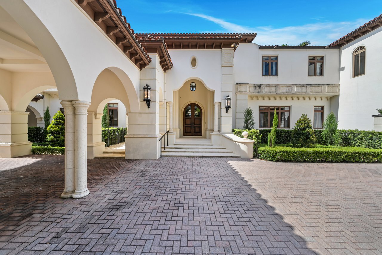 Edgewater Drive Estate