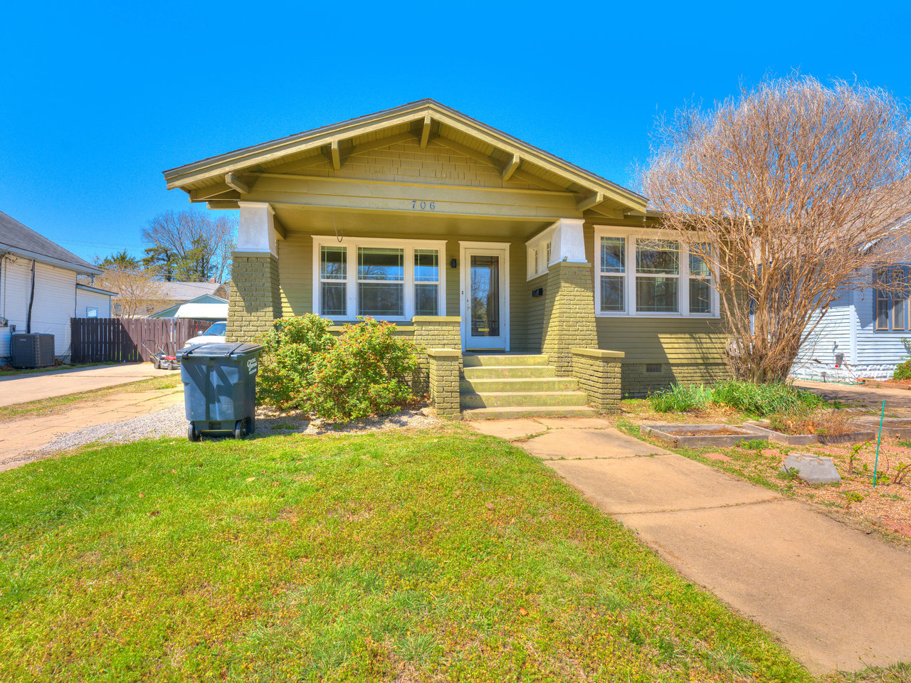 706 N Beard Ave