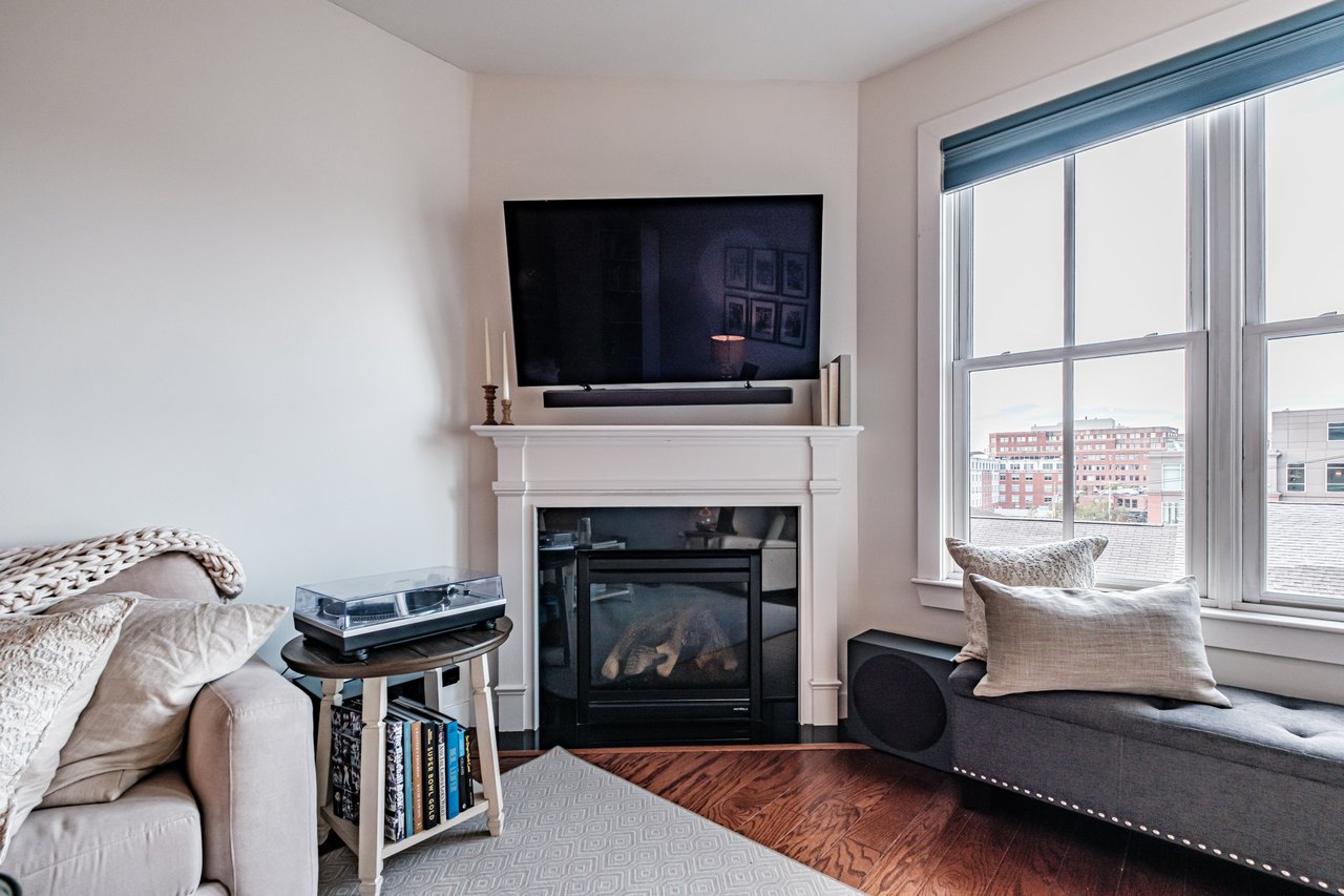 15 Middle St #403B