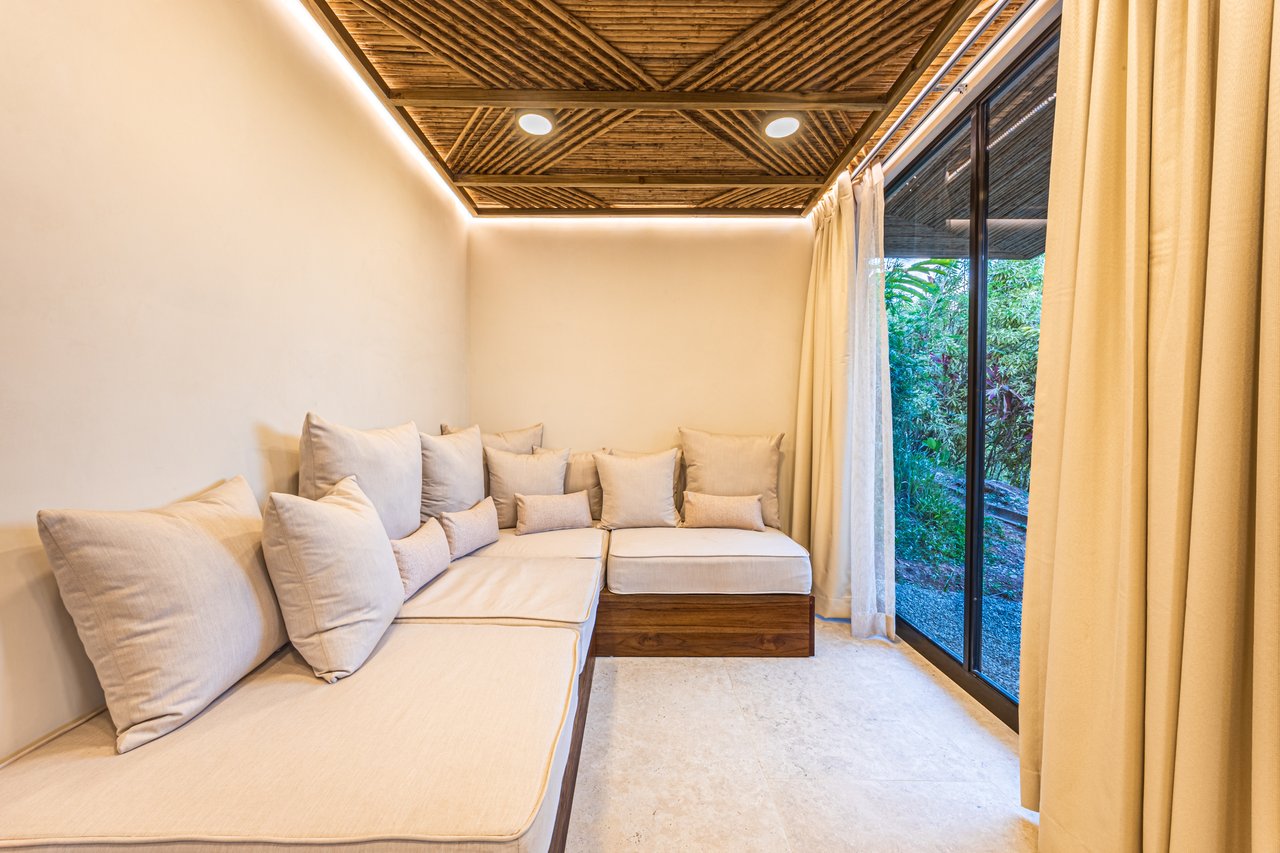 Luxury Hotel Boutique with Ocean Views | Walking distance to the beach | 13.2 Acres