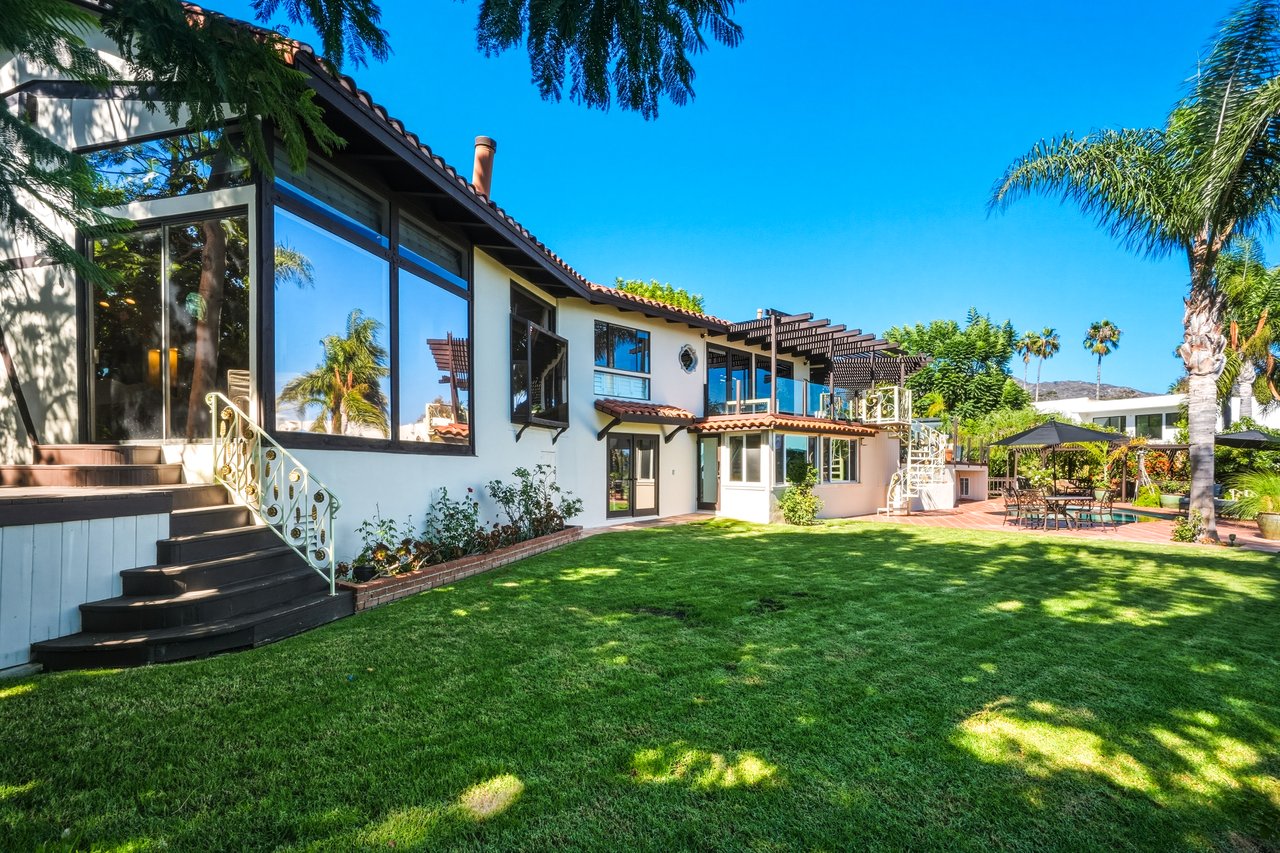 3400 Coast View Dr