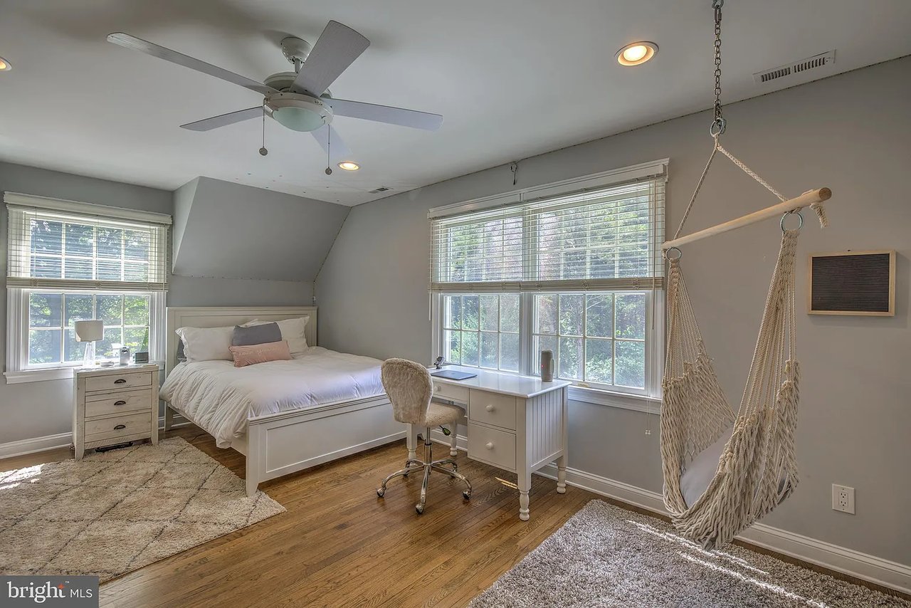6 Rustic Dr