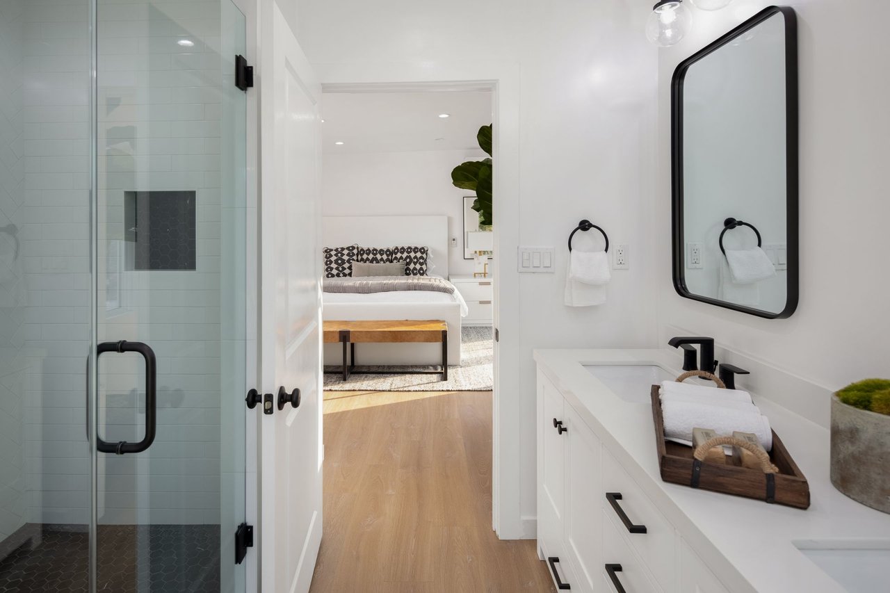 574 Mount Holyoke Ave