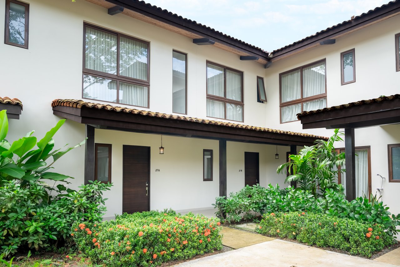 Malinches 27 A/B | Turnkey 6-Bedroom Duplex Investment in Hacienda Pinilla