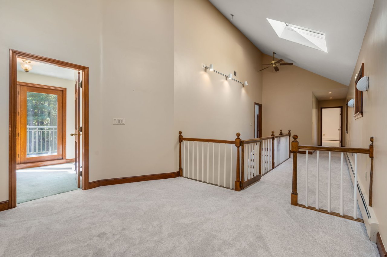 4 Leslie Rd