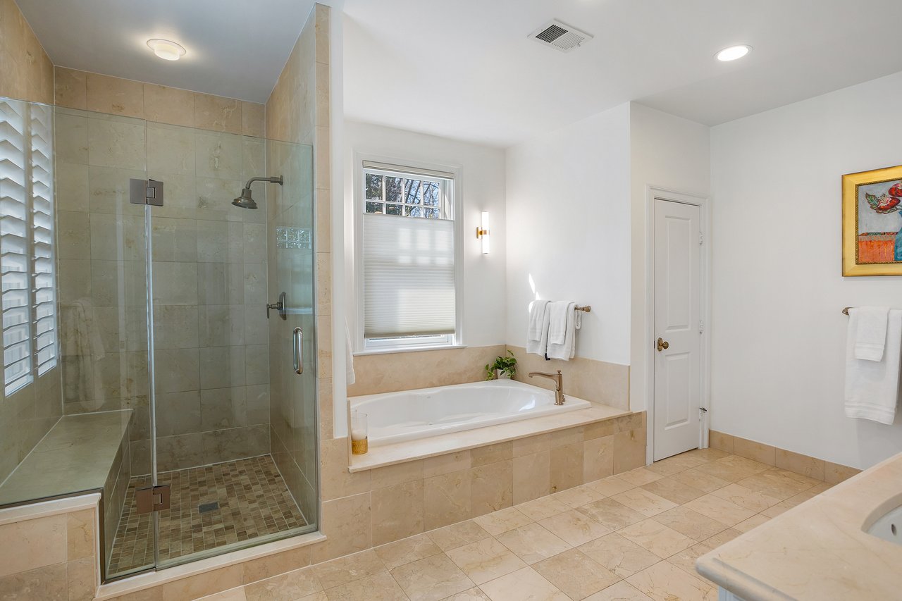 5025 Linnean Ave NW, Washington, DC 20008