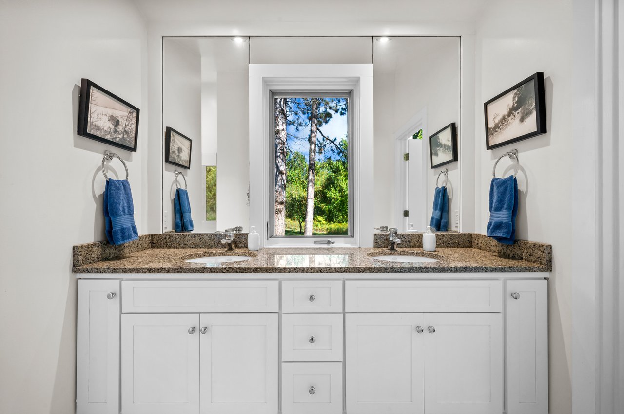 2408 E 800 N, La Porte, IN 46350