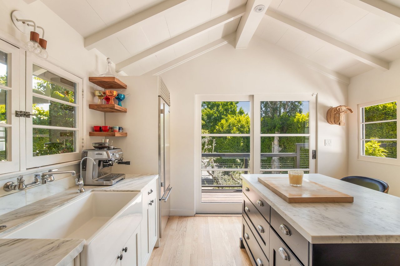8917 Dorrington 
