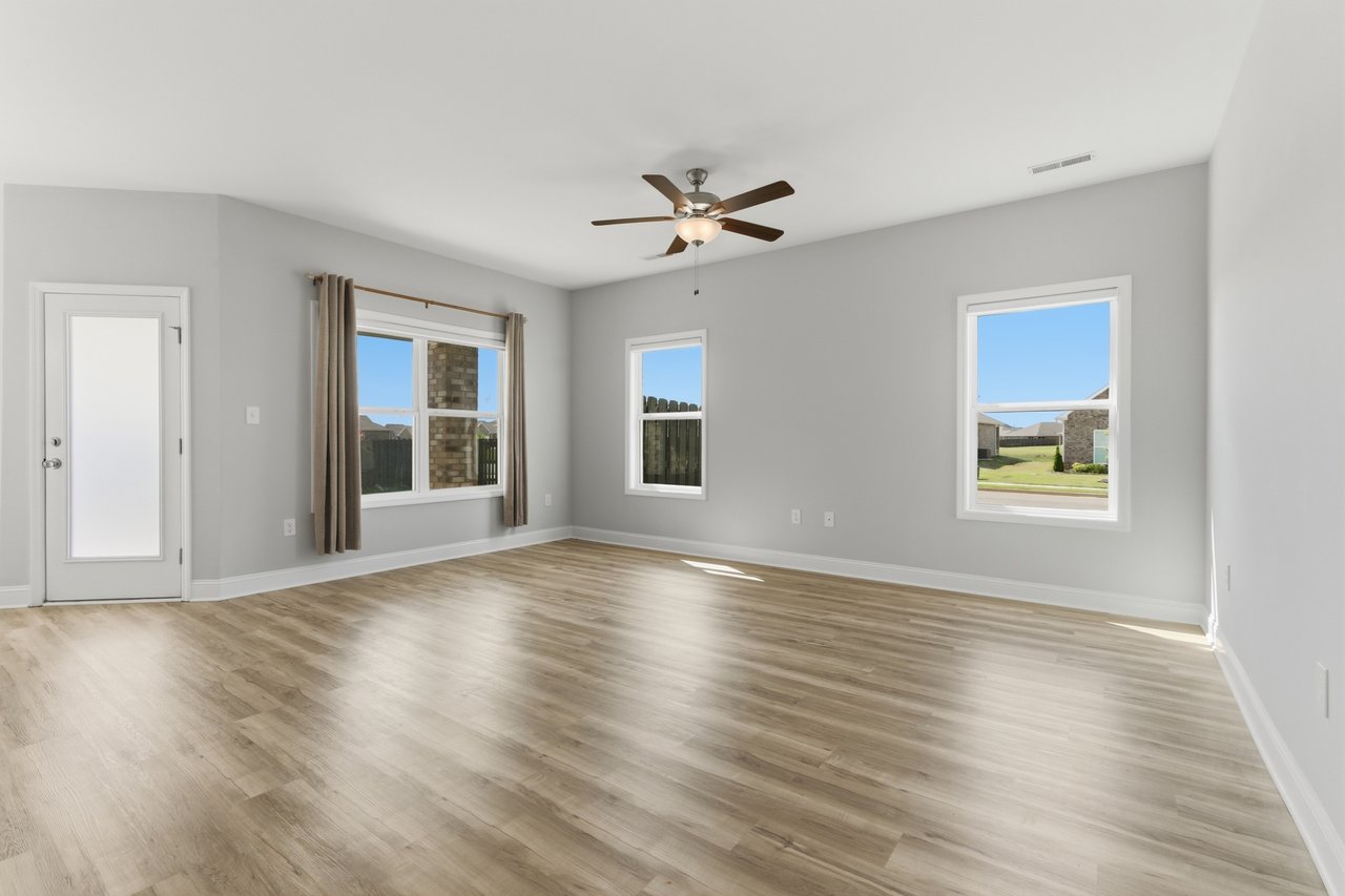 Fenced Corner Lot Retreat in New Market