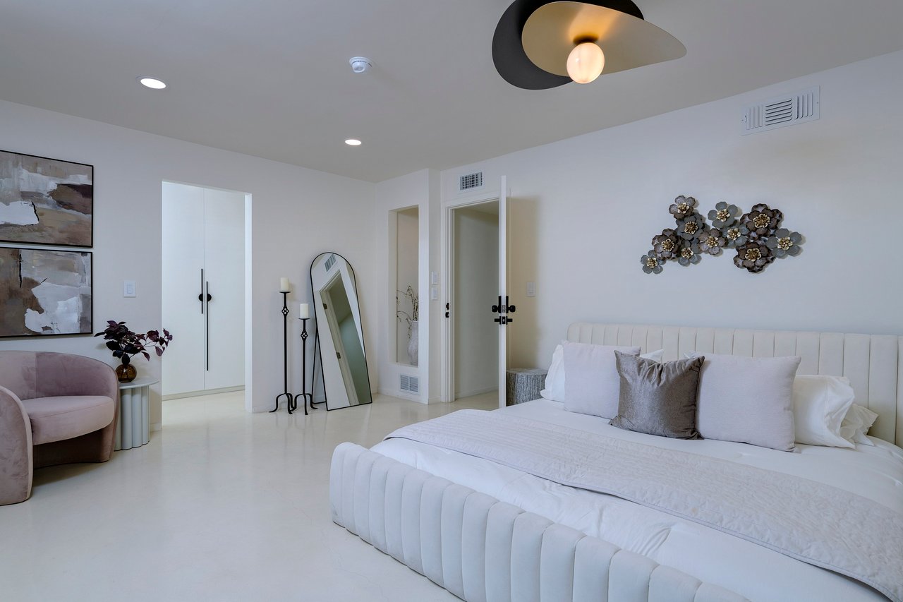 1005 W Emerine Drive