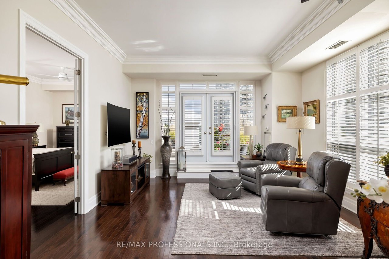 CONDO LIVING IN LUXURY 