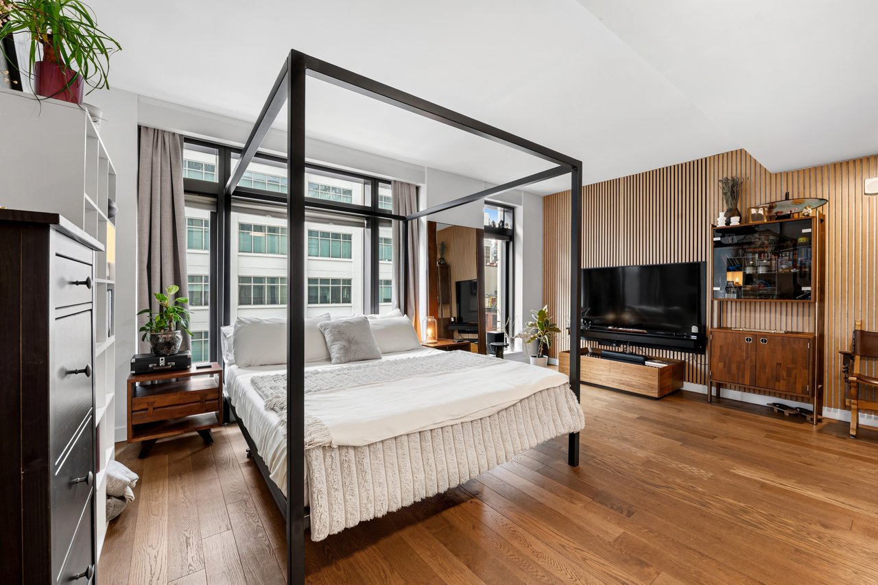 99 HUDSON ST Unit: 402