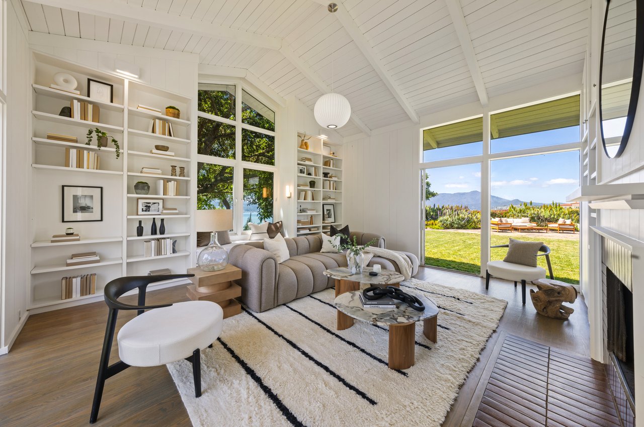 Rare 1+ Acre Dream Site