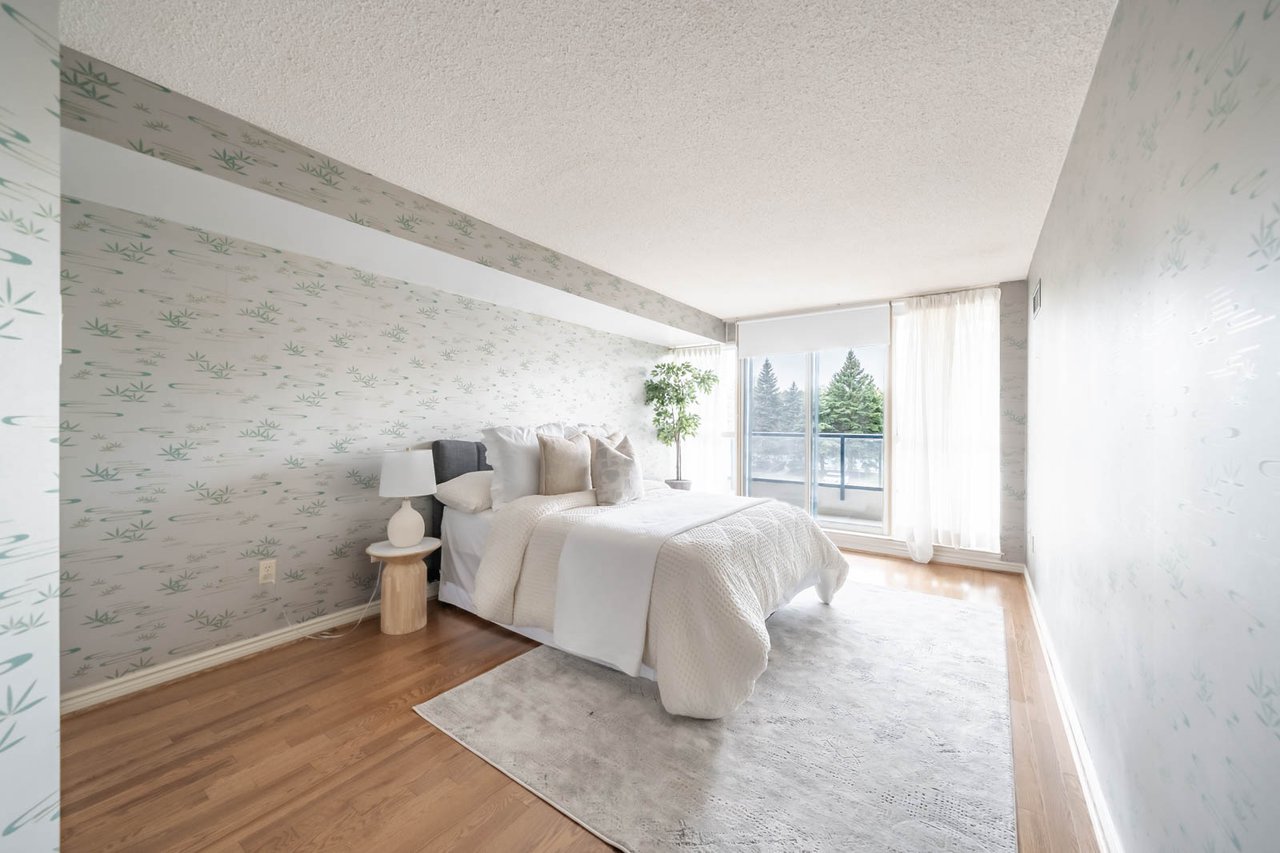 301-7300 Yonge Street 