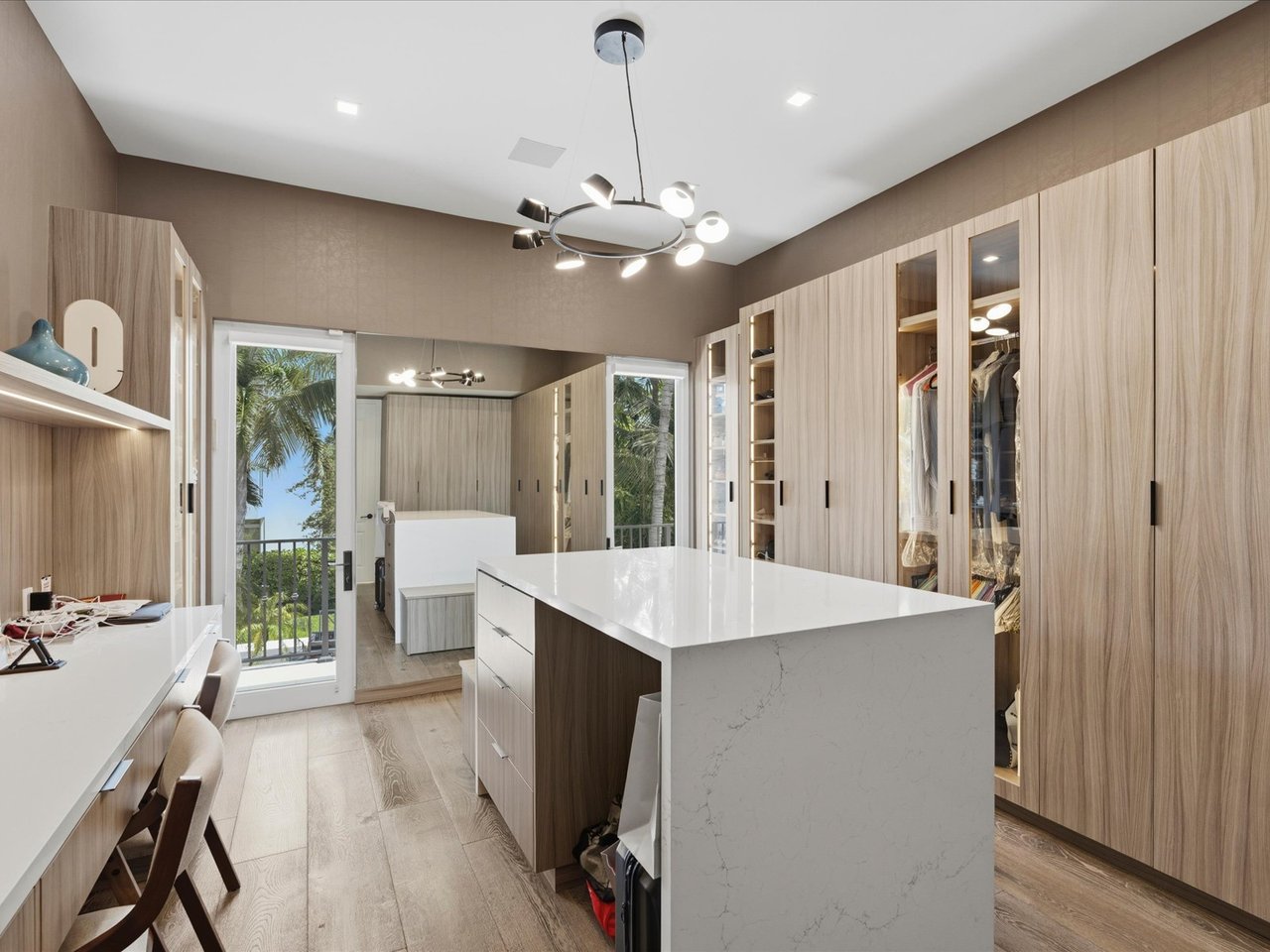 70 Camden Dr, Bal Harbour