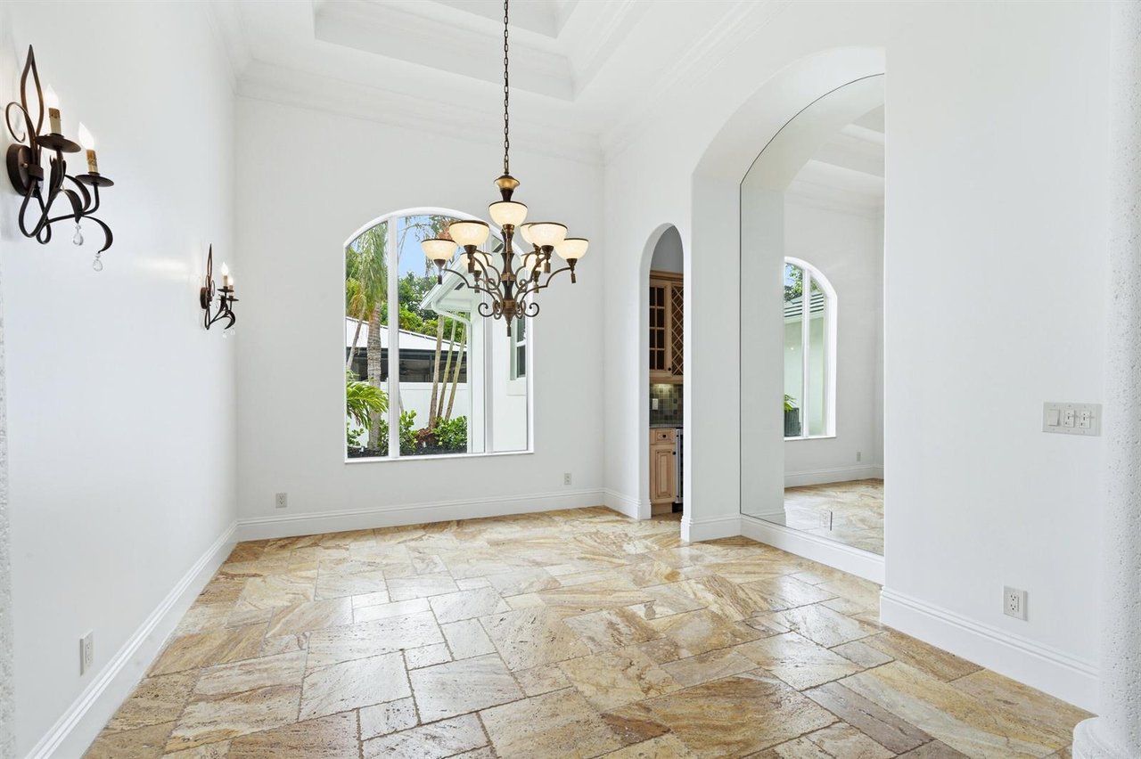  608 Inlet Rd