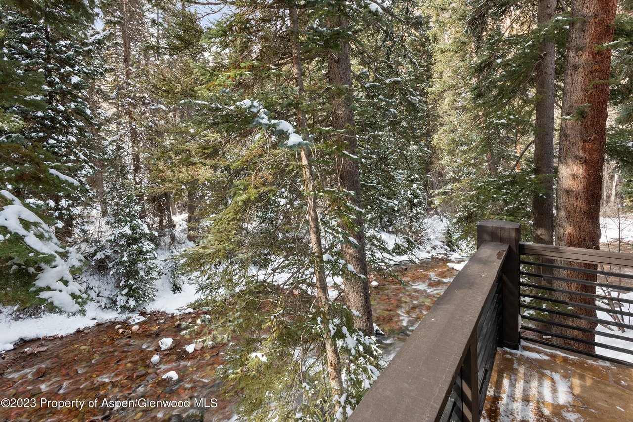 1819 Maroon Creek Road