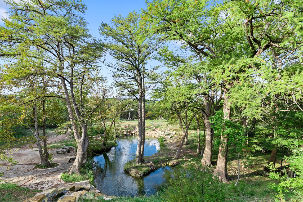 Hunt Waterfall River House