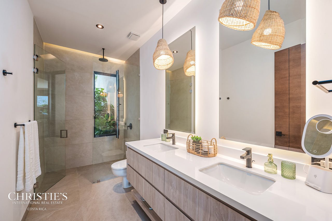 Modern Luxury Villa with Panoramic Ocean Views in Tamarindo - Villa Brisas del Mar