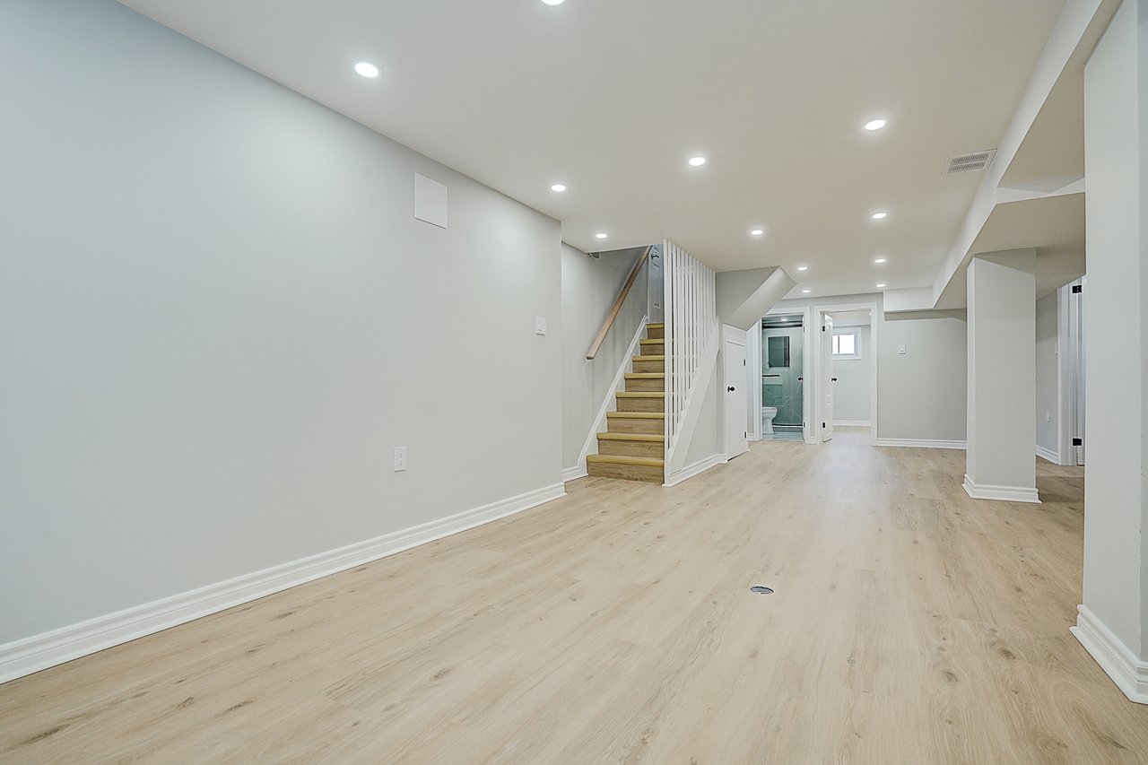 8 Bellvare Crescent, Toronto