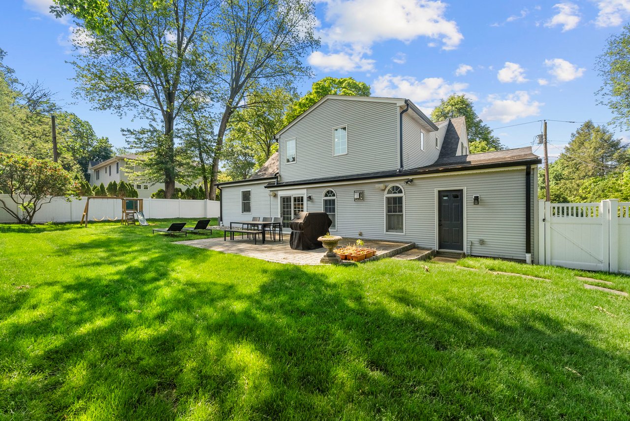 200 Hillside Ave, River Edge, NJ 07661