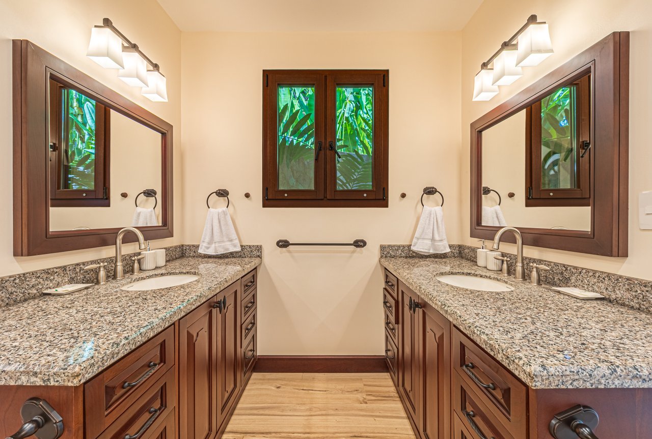 Nido Escondido, Playa Dominical