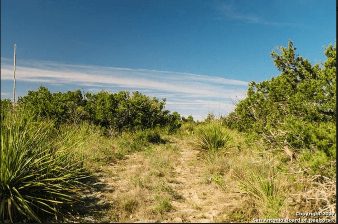 822 Acres in Uvalde Double Knobs Mountain Ranch