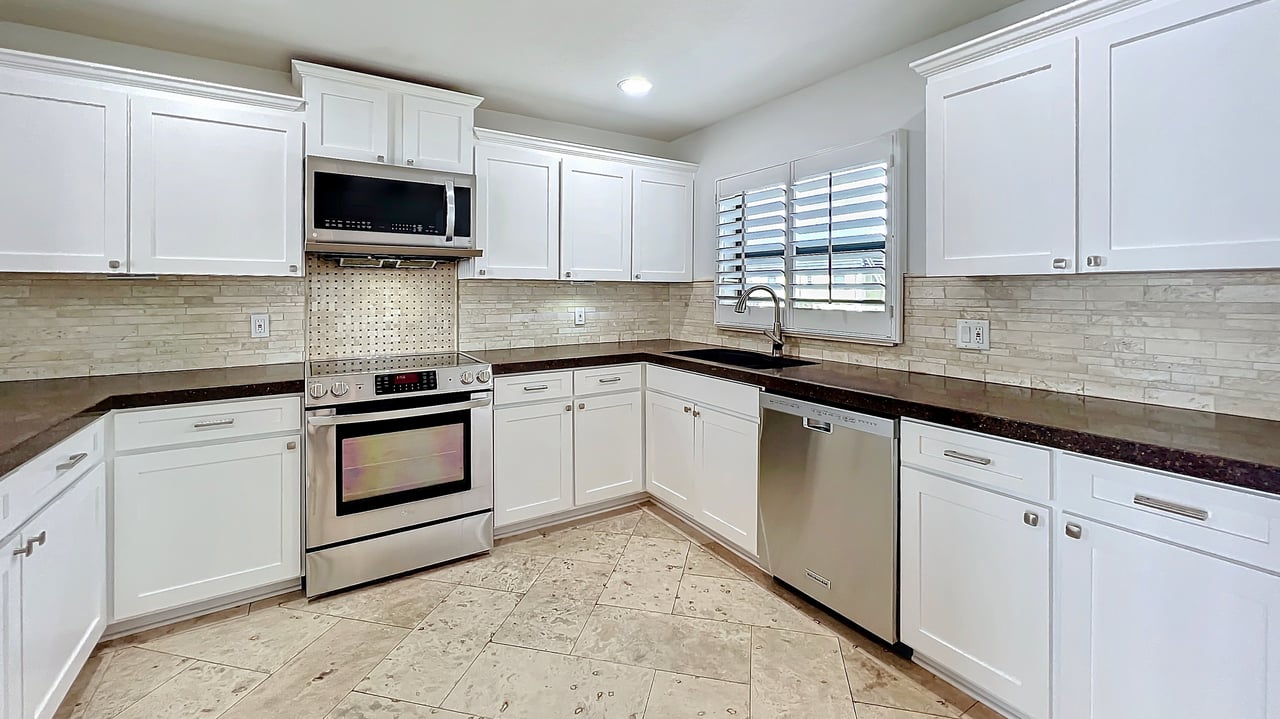 Luxury Lakefront Winter Park Condominium for Lease