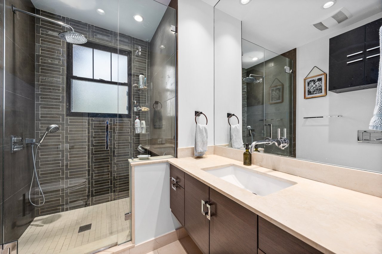 7631 N Eastlake Terrace Unit: 2A-3A