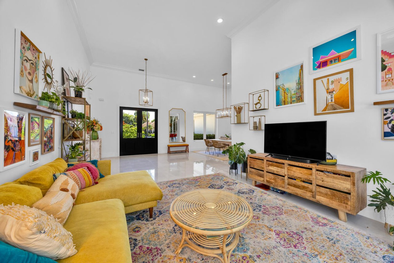 Palmetto Bay Perfection: Spacious, Serene, Stunning