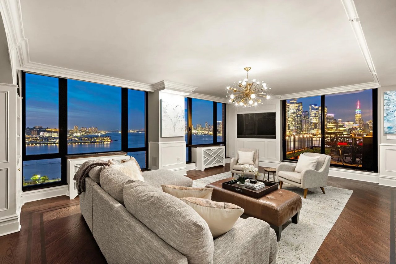 HOBOKEN WATERFRONT LIVING