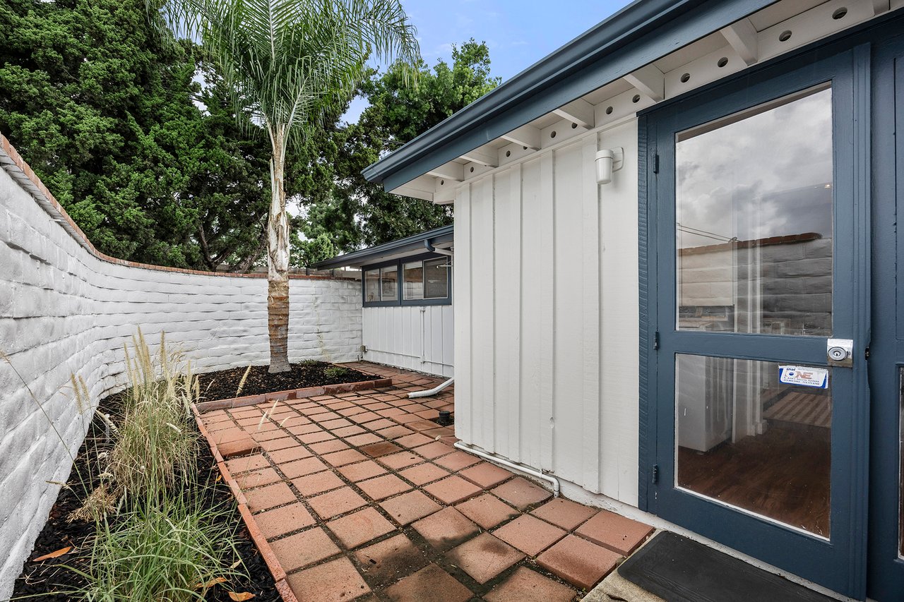 Tustin Cliff Home May For Sale