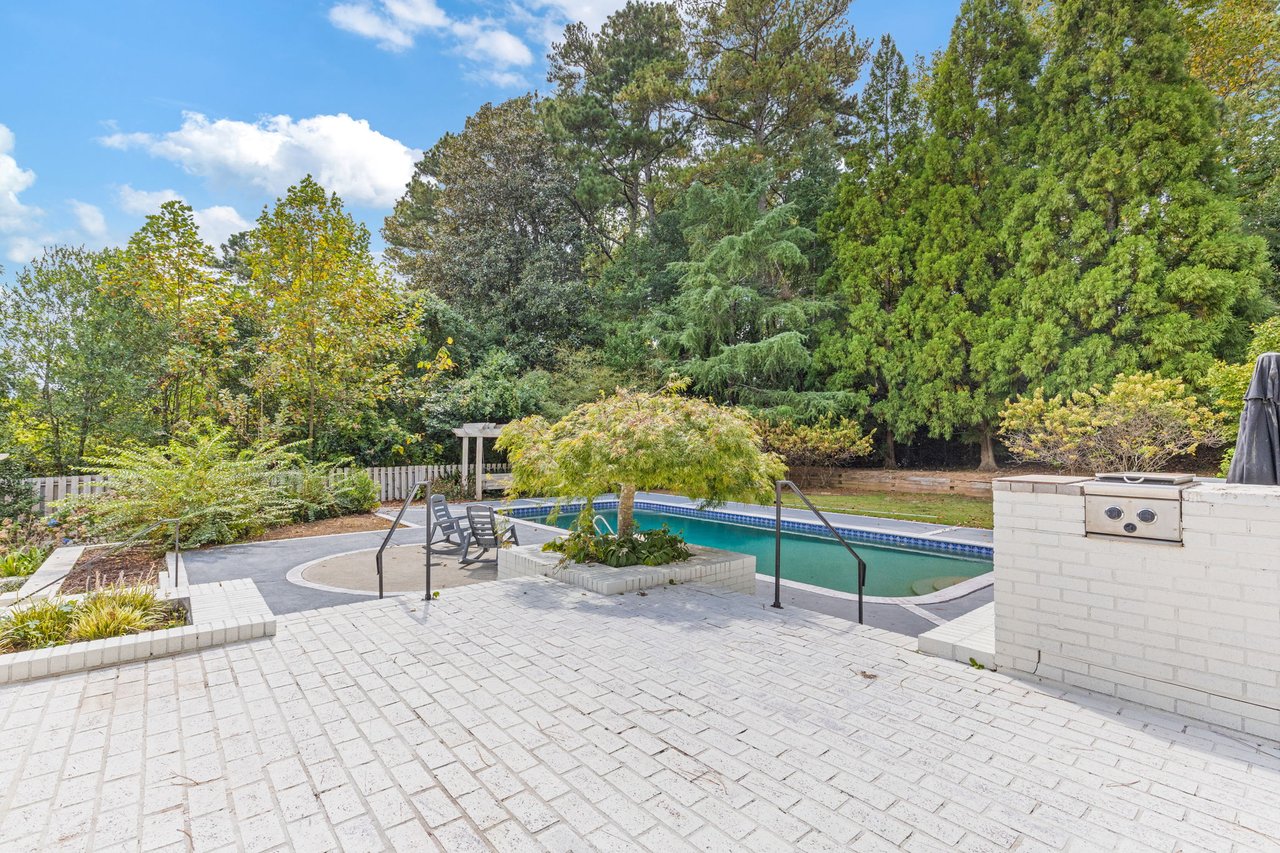 5650 Eden Roc Ln