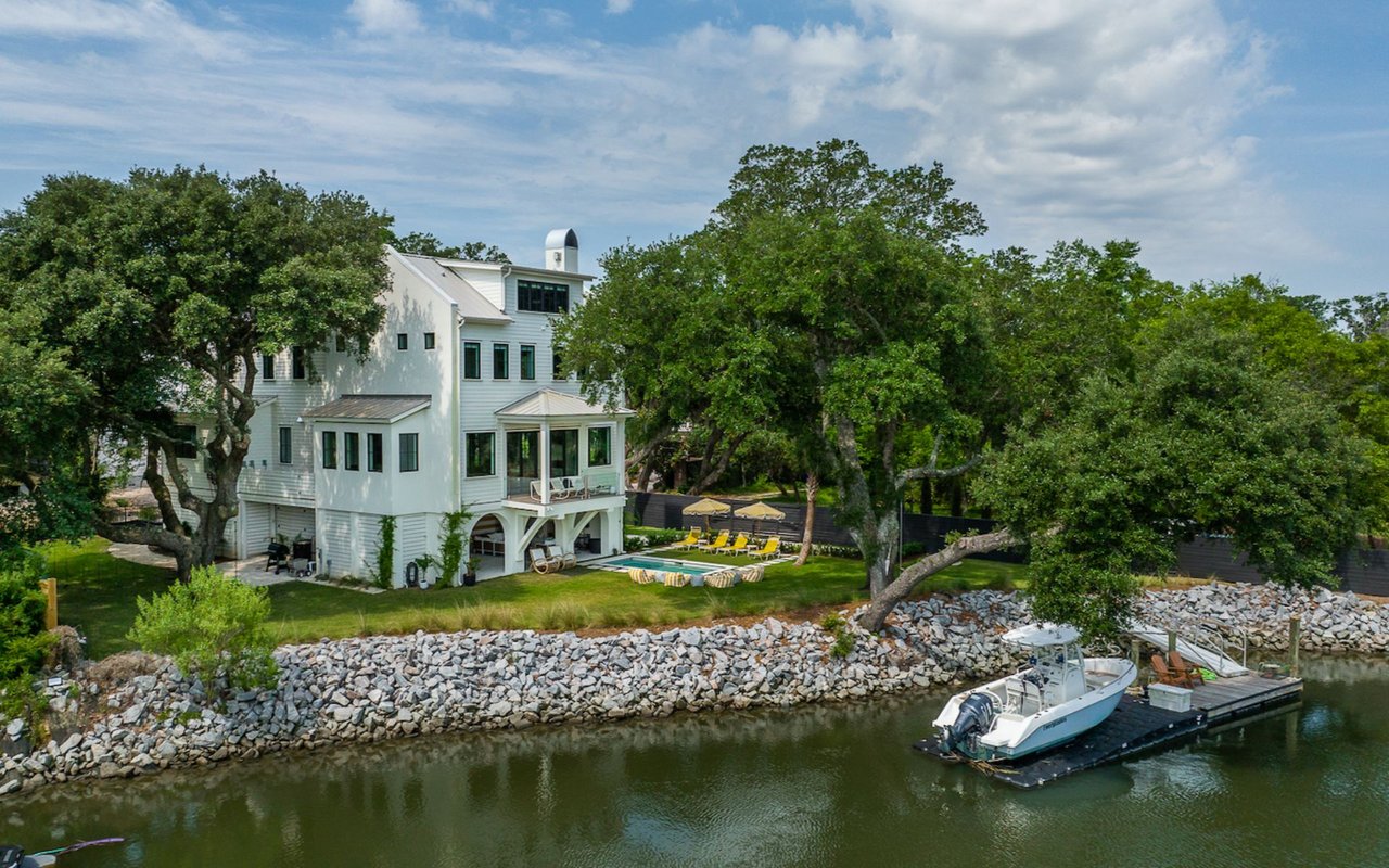 For Sale – Homes With Deepwater Docks
