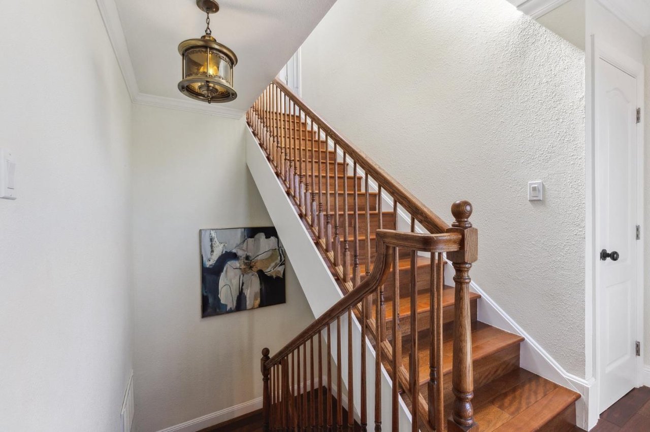 1829 Loyola Dr