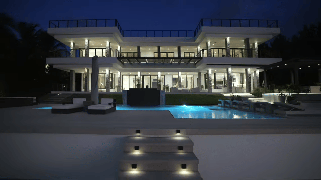 330 Harbor Drive