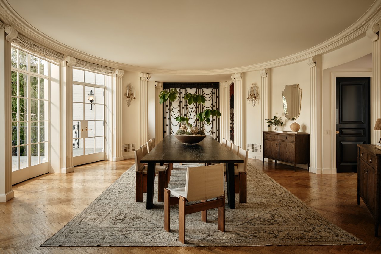 826 Greenway Dr, Beverly Hills 