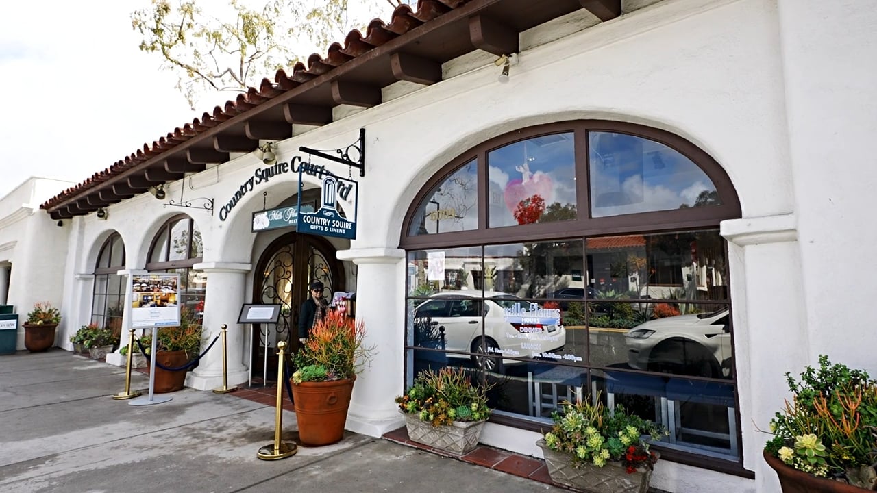 Street view of Country Squire Courtyard storefront