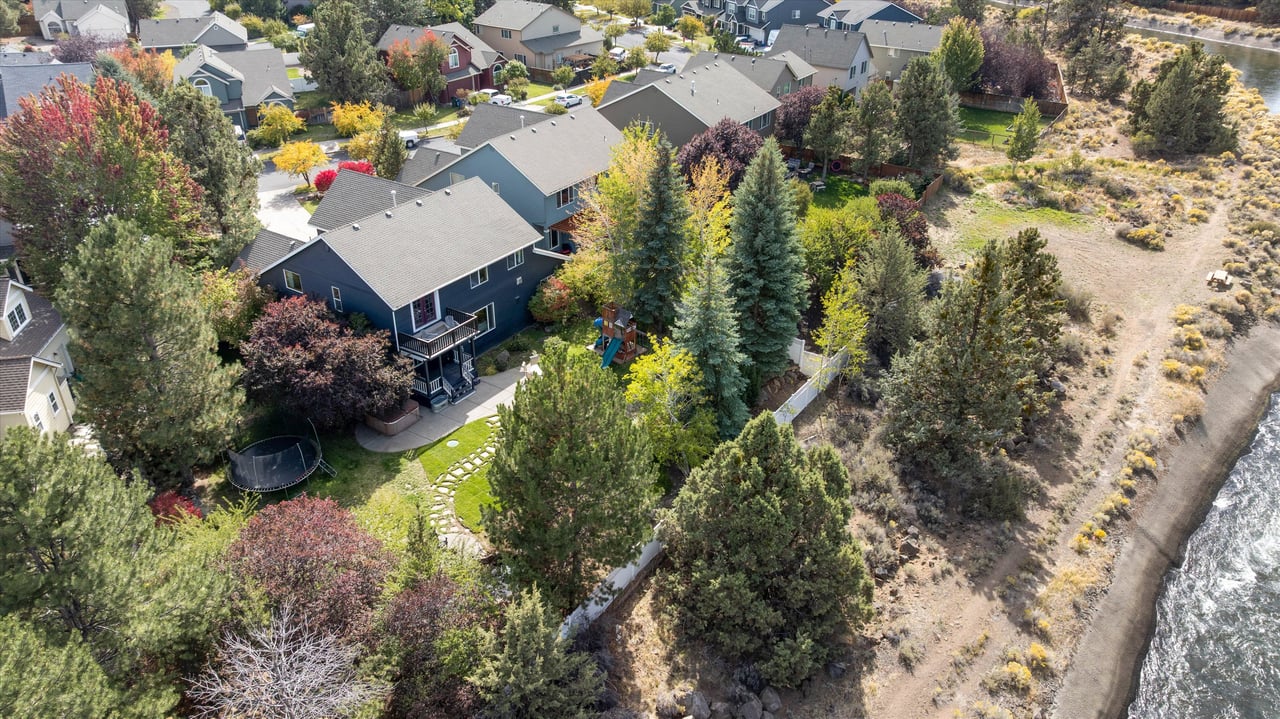 2048 NE Cradle Mountain Way