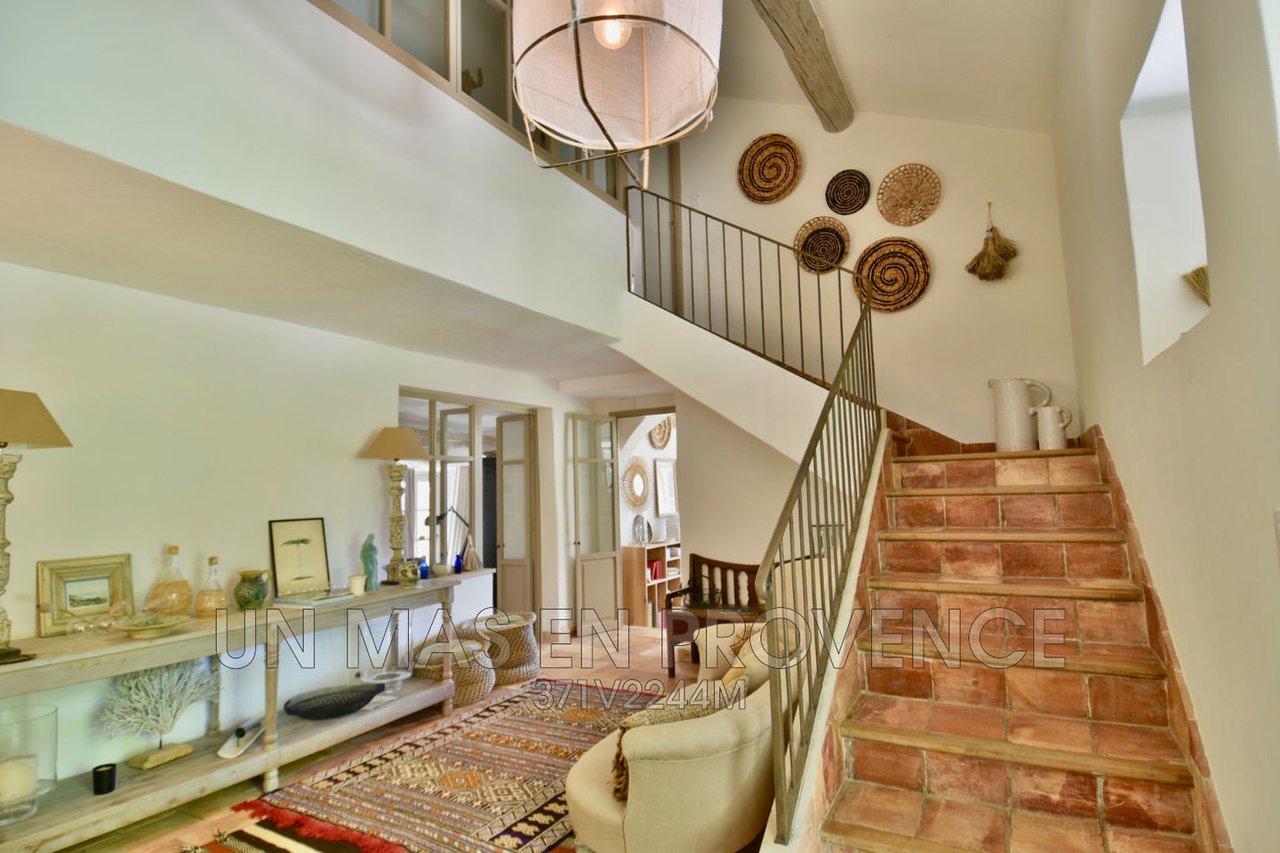 Beautiful Home in Provence with Garden and Pool