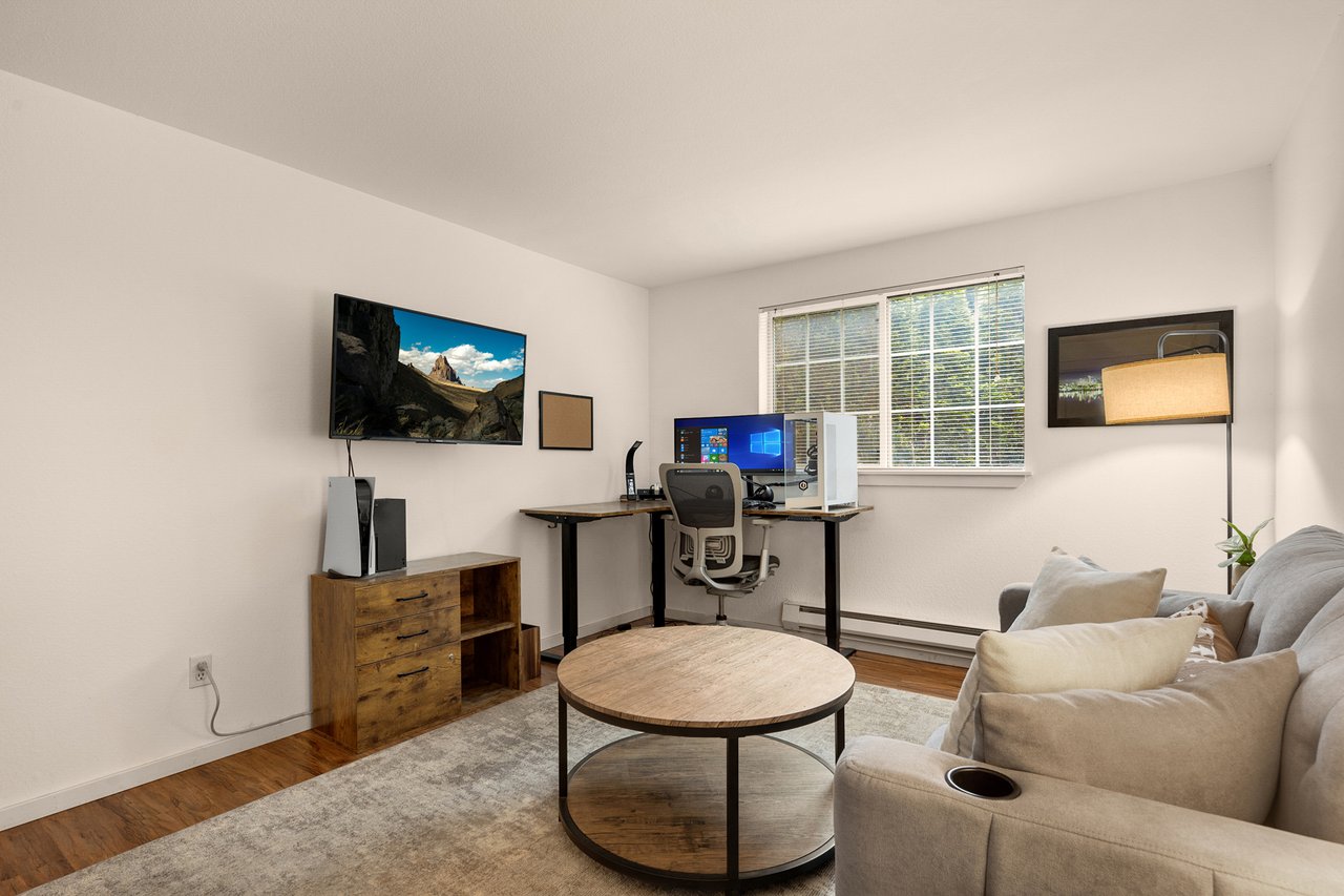 215 9th Street Unit: D102