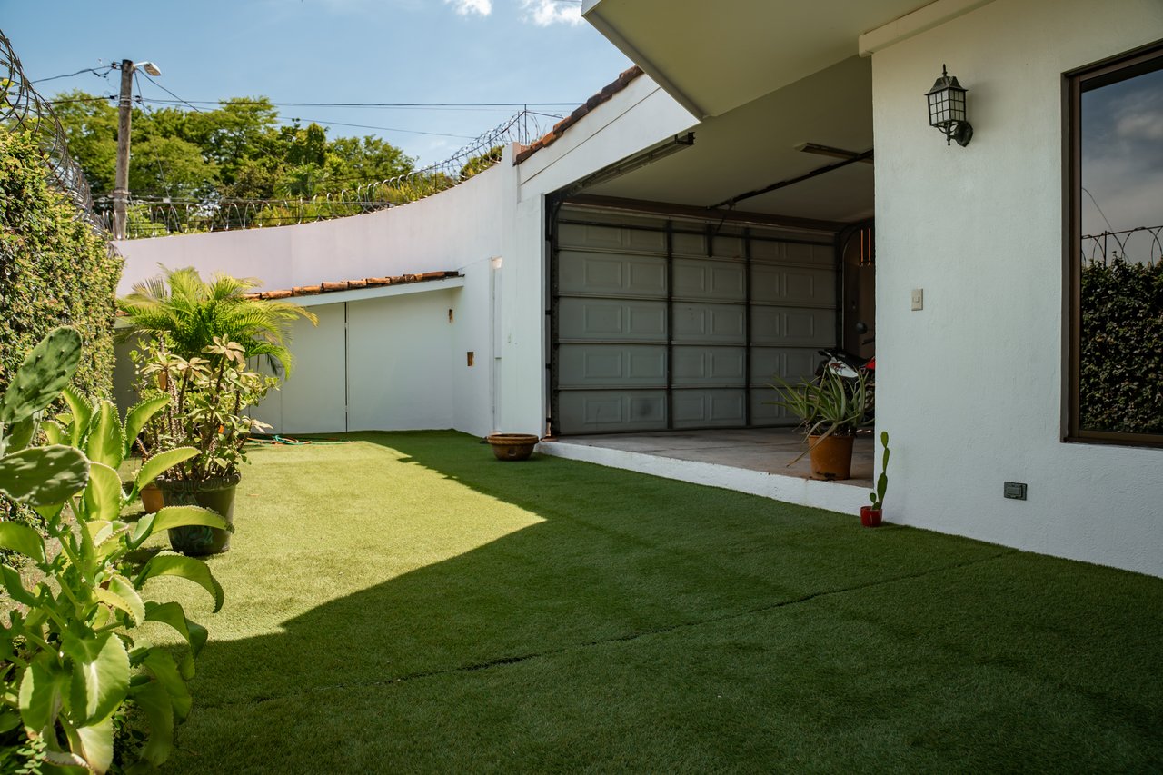 Casa Blanca | Your Valley View Oasis Minutes from Tamarindo