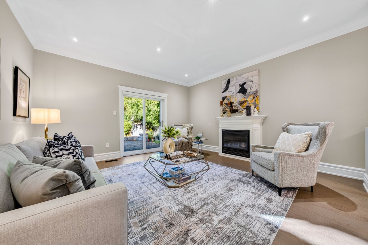 62 Fergus Ave