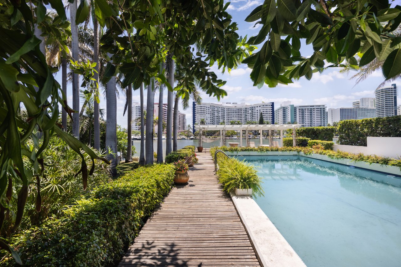 5215 Pine Tree Miami Beach